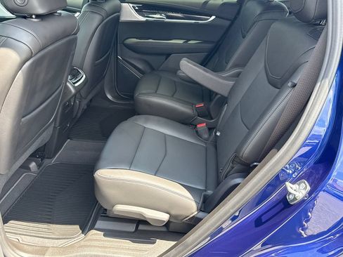 Certified 2025 Cadillac XT6 Premium Luxury FWD image 21