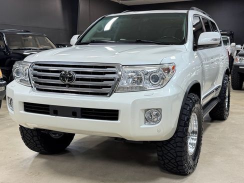 Used 2014 Toyota Land Cruiser AWD/4WD image 7