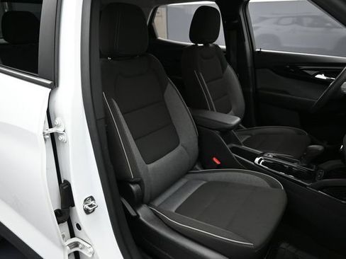 Used 2024 Chevrolet TrailBlazer LT FWD image 29
