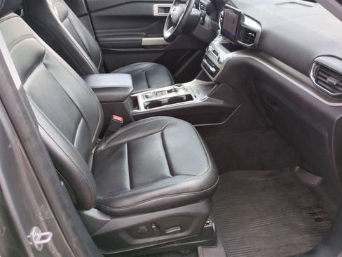 Used 2022 Ford Explorer XLT w/ Equipment Group 202A image 21