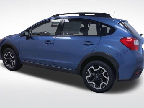 Used 2017 Subaru Crosstrek 2.0i Premium AWD/4WD image 6