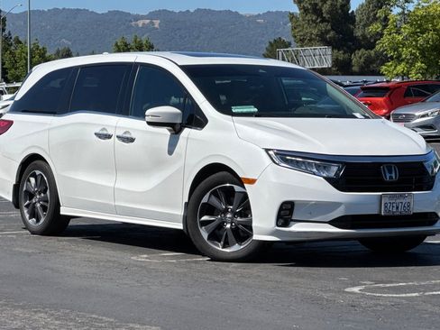 Used 2022 Honda Odyssey Elite image 2