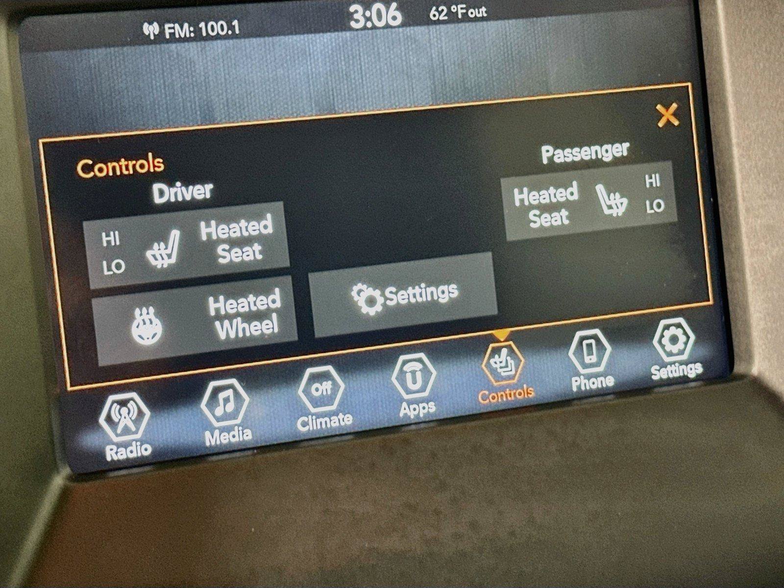 Used 2020 Jeep Compass Latitude w/ Cold Weather Group AWD/4WD image 15