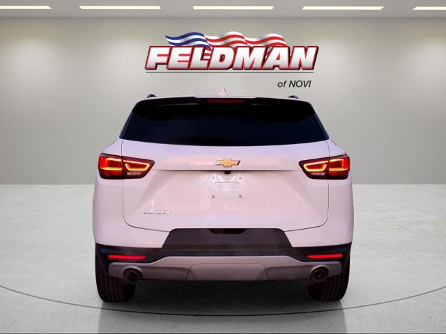 Used 2025 Chevrolet Blazer LT w/ Convenience Package FWD image 4