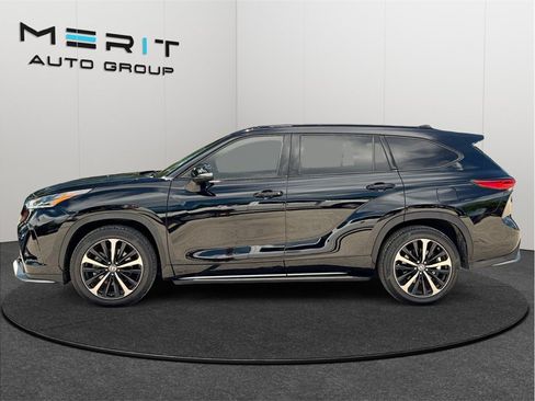 Used 2021 Toyota Highlander XSE FWD image 5