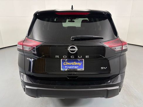 Used 2024 Nissan Rogue SV FWD image 7