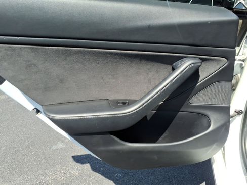 Used 2021 Tesla Model 3 Long Range AWD/4WD image 18
