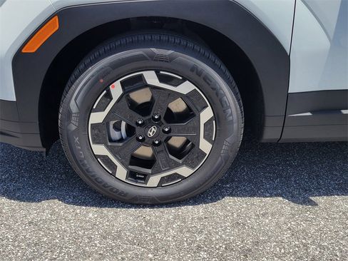 Certified 2025 Hyundai Santa Fe SEL image 3