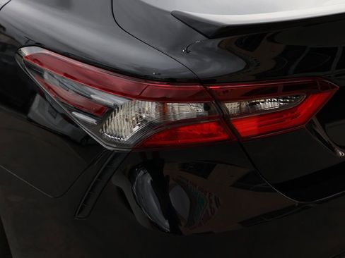 Used 2024 Toyota Camry SE image 7