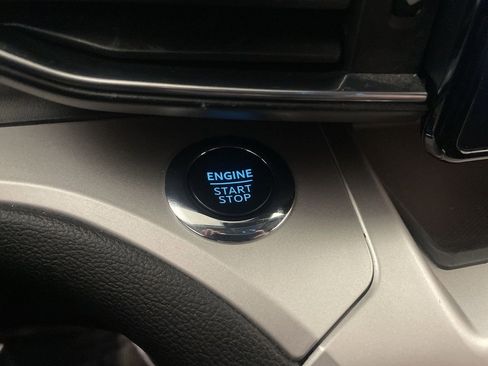 Used 2022 Ford Explorer XLT w/ Equipment Group 202A image 11