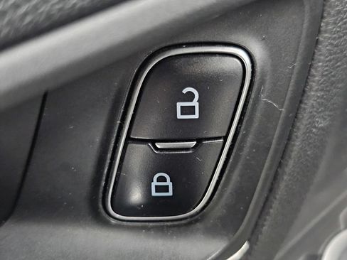 Used 2020 Ford Escape SE FWD image 29