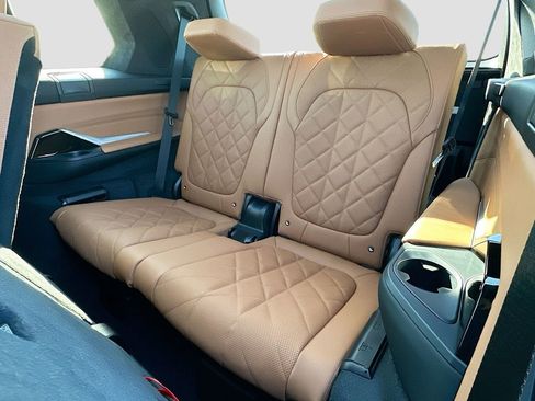 New 2026 BMW X7 xDrive40i w/ M Sport Package AWD/4WD image 22