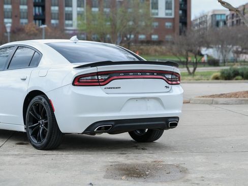 Used 2017 Dodge Charger R/T w/ Blacktop Package image 23