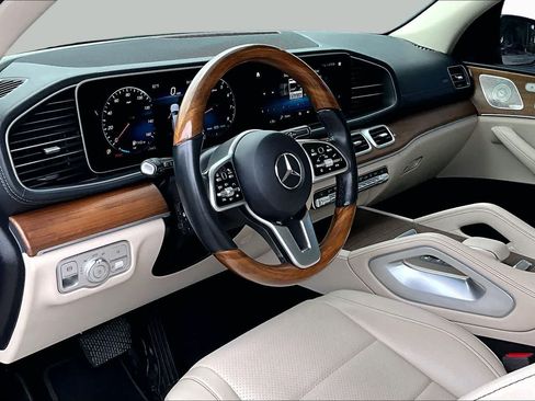 Used 2022 Mercedes-Benz GLS 450 4MATIC image 18