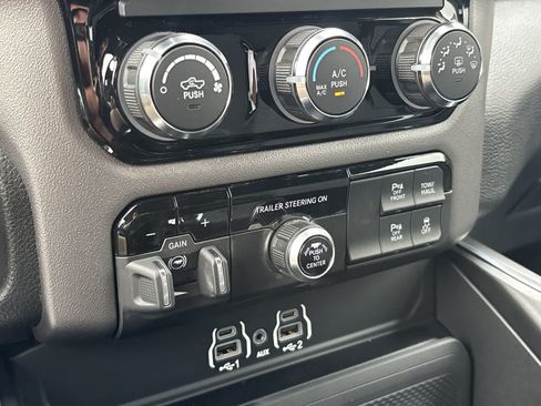 New 2026 RAM 1500 Express AWD/4WD image 20