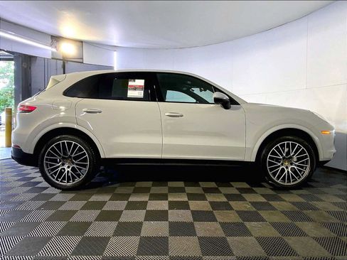 Certified 2023 Porsche Cayenne Platinum Edition AWD/4WD image 8
