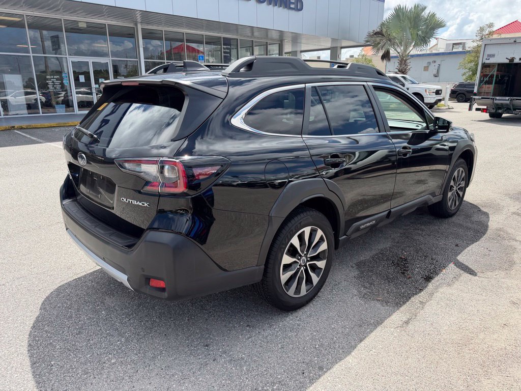 Used 2024 Subaru Outback Limited AWD/4WD image 3