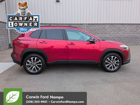 Used 2025 Toyota Corolla Cross XLE AWD/4WD image 2