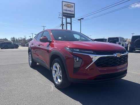 New 2026 Chevrolet Trax LS w/ LS Convenience Package image 1