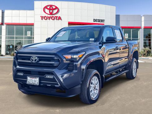 Certified 2025 Toyota Tacoma SR5 image 3