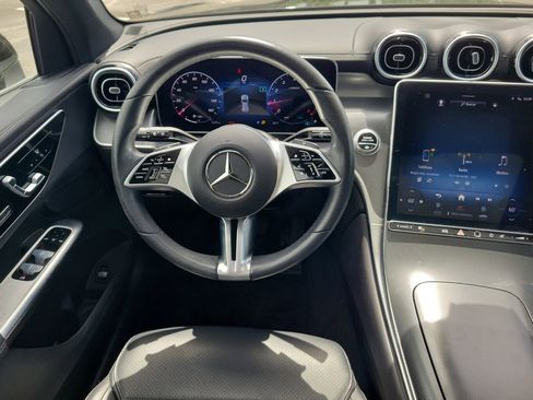 Used 2024 Mercedes-Benz GLC 300 image 16
