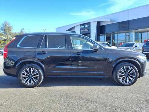 Used 2021 Volvo XC90 T6 Momentum w/ Advanced Package image 2
