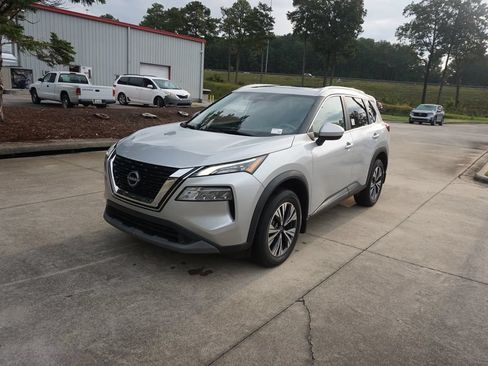 Used 2023 Nissan Rogue SV w/ SV Premium B Package FWD image 23