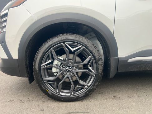 New 2026 Nissan Kicks SR w/ Cold Weather Package image 23