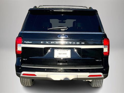 Used 2023 Ford Expedition Max XLT image 7