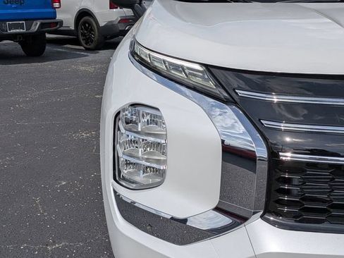 New 2026 Mitsubishi Outlander ES FWD image 9
