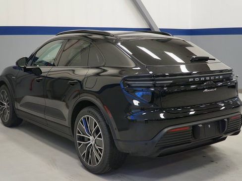 New 2026 Porsche Macan 4 Electric image 3
