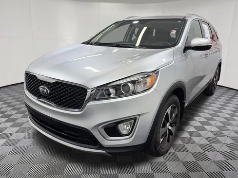 Used 2017 Kia Sorento EX AWD/4WD image 3