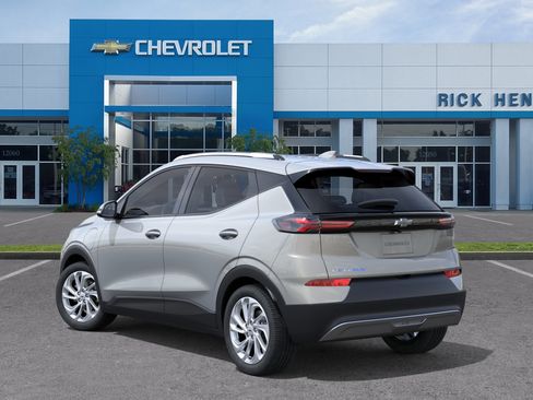 New 2023 Chevrolet Bolt EUV LT w/ Comfort Package FWD image 5