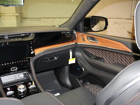 New 2026 Jeep Grand Cherokee Summit w/ MOPAR Finishing Package AWD/4WD image 39