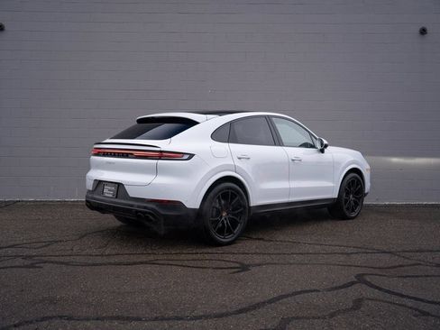 Certified 2025 Porsche Cayenne Coupe image 7