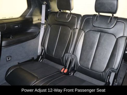Used 2023 Jeep Grand Cherokee L Overland w/ Luxury Tech Group IV AWD/4WD image 18