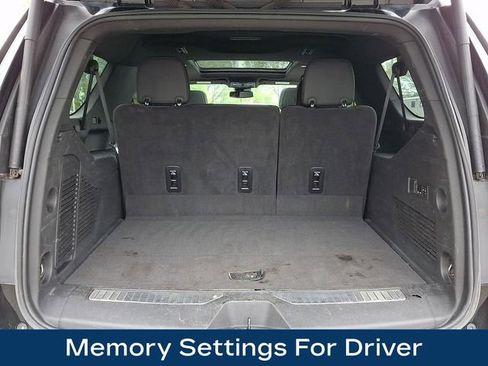Used 2024 Chevrolet Suburban RST w/ Luxury Package AWD/4WD image 31