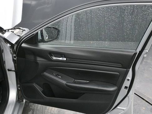 Used 2021 Nissan Altima 2.5 S image 16