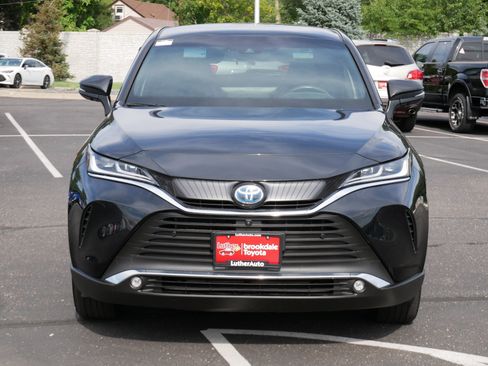 Used 2023 Toyota Venza Limited AWD/4WD image 2