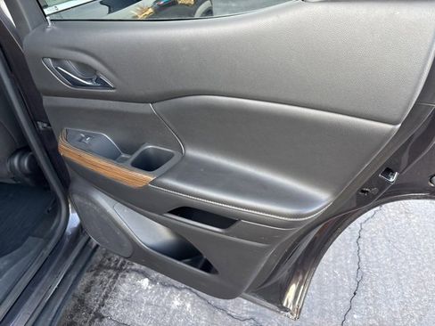 Used 2019 GMC Acadia SLE image 11