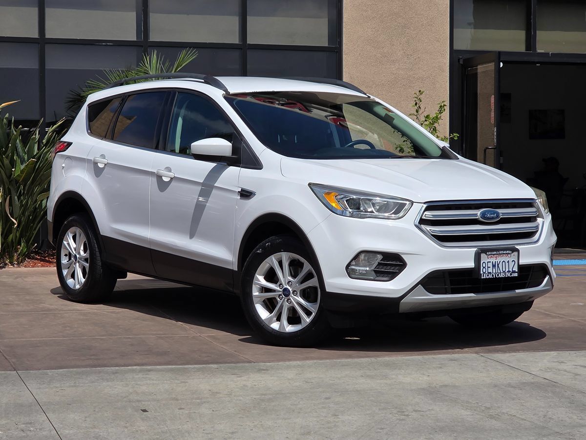 Used 2018 Ford Escape SEL FWD image 3