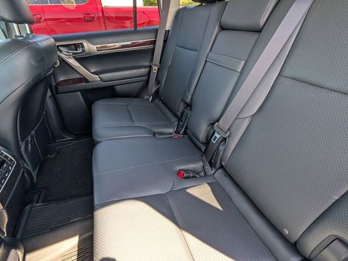 Used 2019 Lexus GX 460 Luxury AWD/4WD image 9