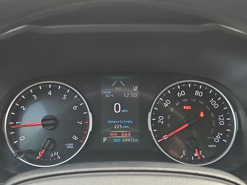 Used 2019 Toyota RAV4 LE image 18