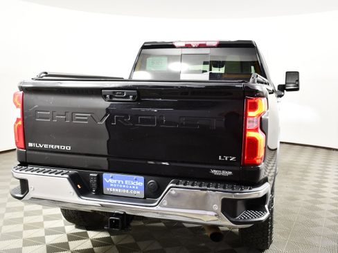 Used 2022 Chevrolet Silverado 2500 LTZ w/ LTZ Premium Package AWD/4WD image 7
