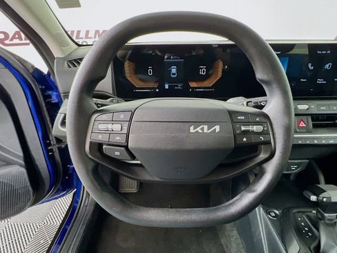 Used 2025 Kia K4 FWD image 12