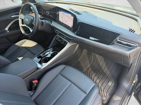 Used 2025 Audi Q5 Premium w/ Convenience Package AWD/4WD image 25