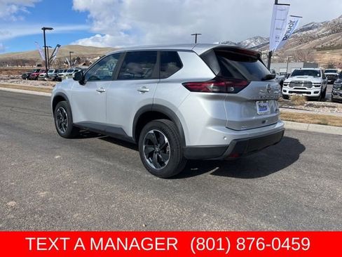 Used 2025 Nissan Rogue SV AWD/4WD image 6