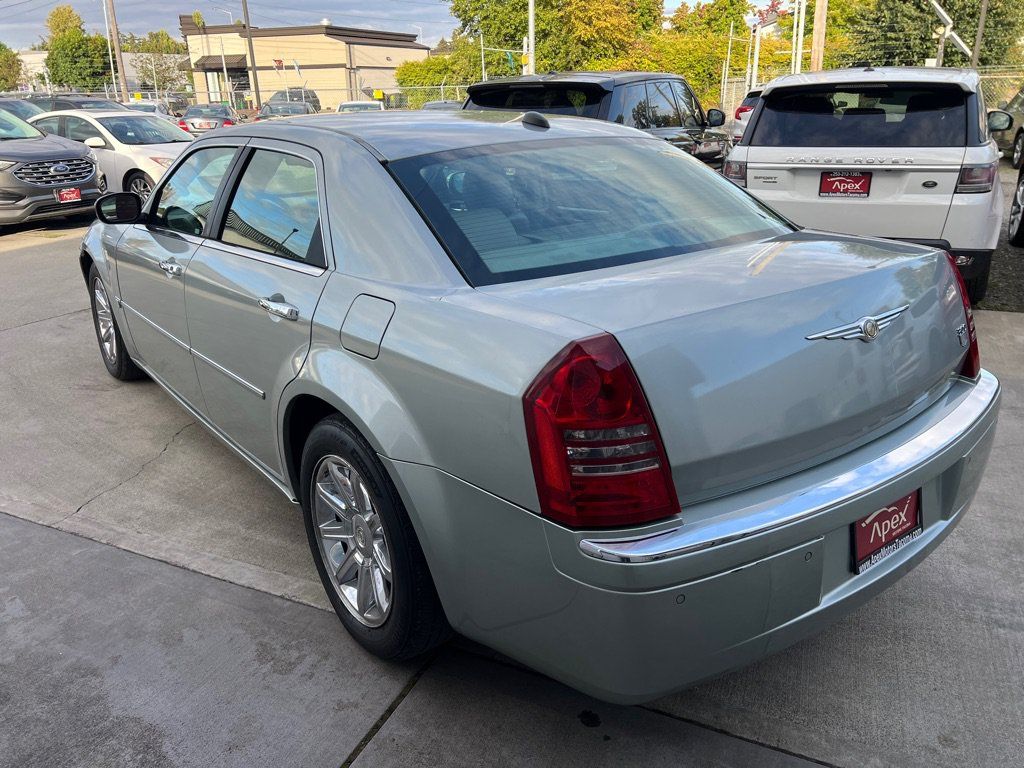 Used 2006 Chrysler 300 C w/ Protection Group II RWD image 5