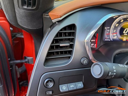 Used 2015 Chevrolet Corvette Z06 w/ 3LZ Preferred Equipment Group image 25