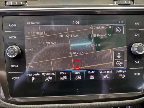 Used 2018 Volkswagen Tiguan SEL AWD/4WD image 30